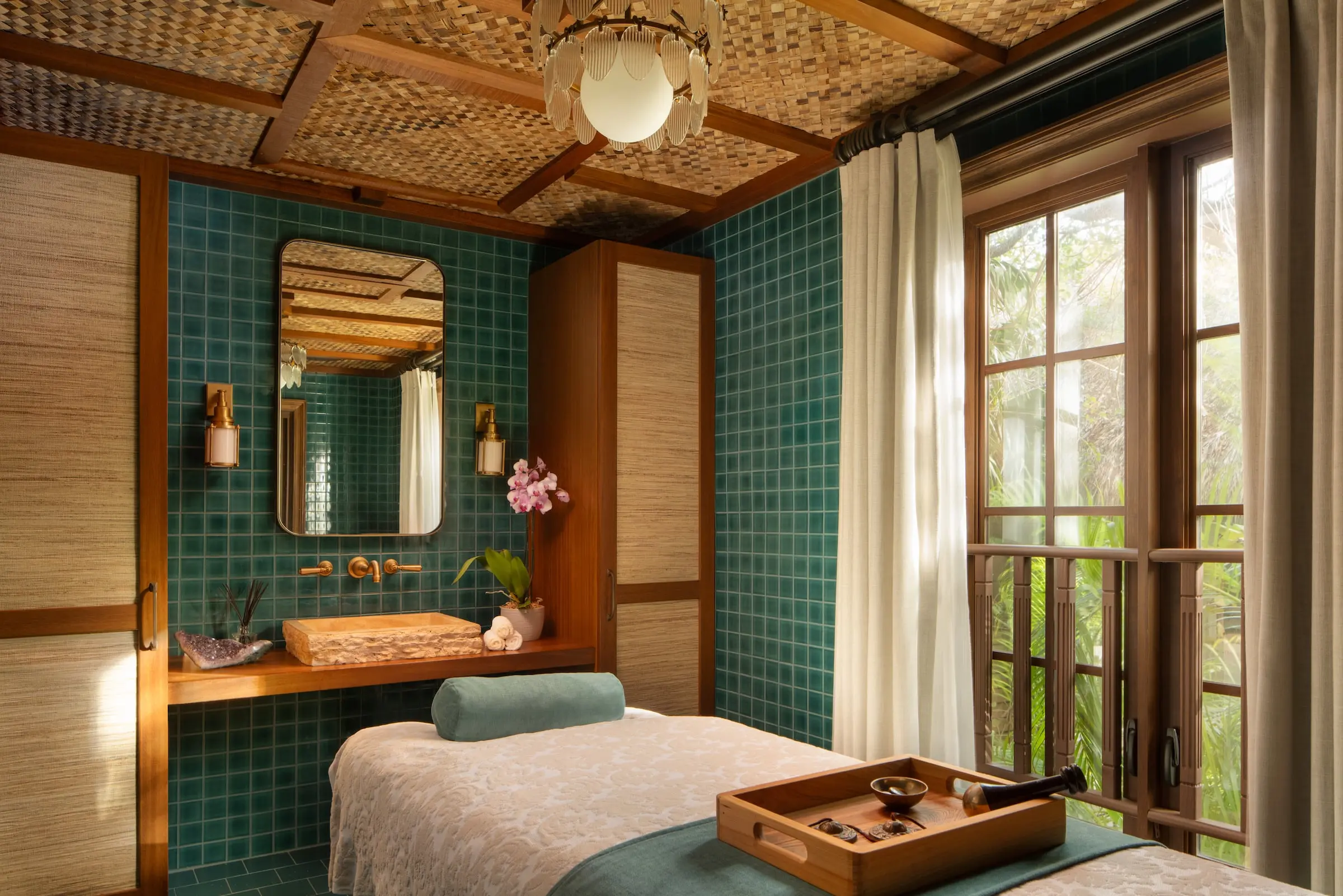 A massage tables waiting for guests in SpaTerre